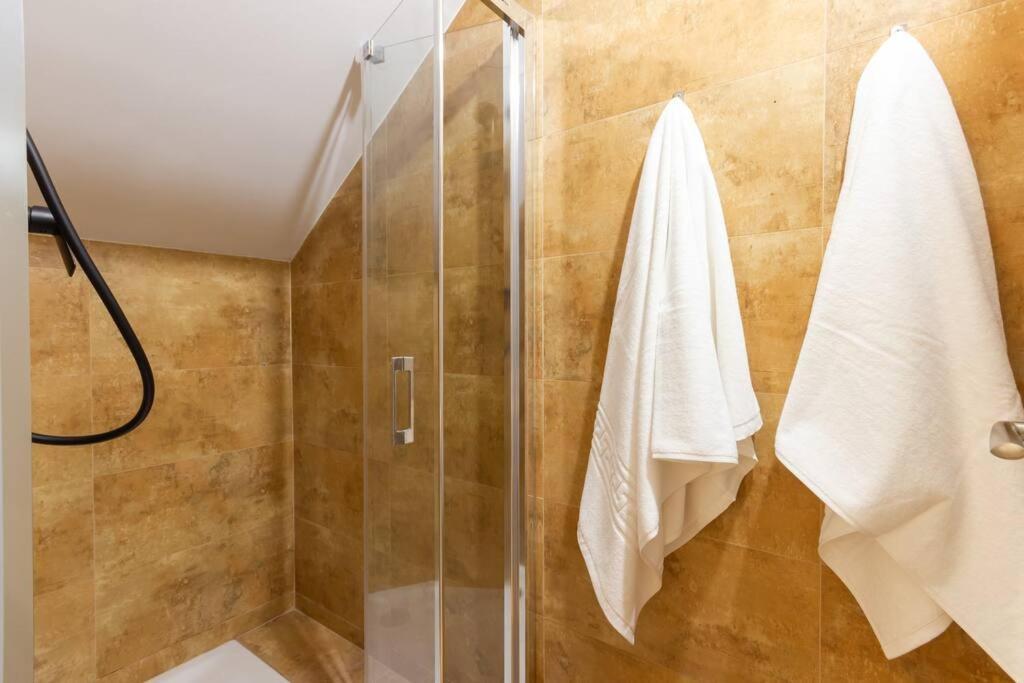 Duplex With Terrace Near Bcn Apartment Terrassa Ngoại thất bức ảnh